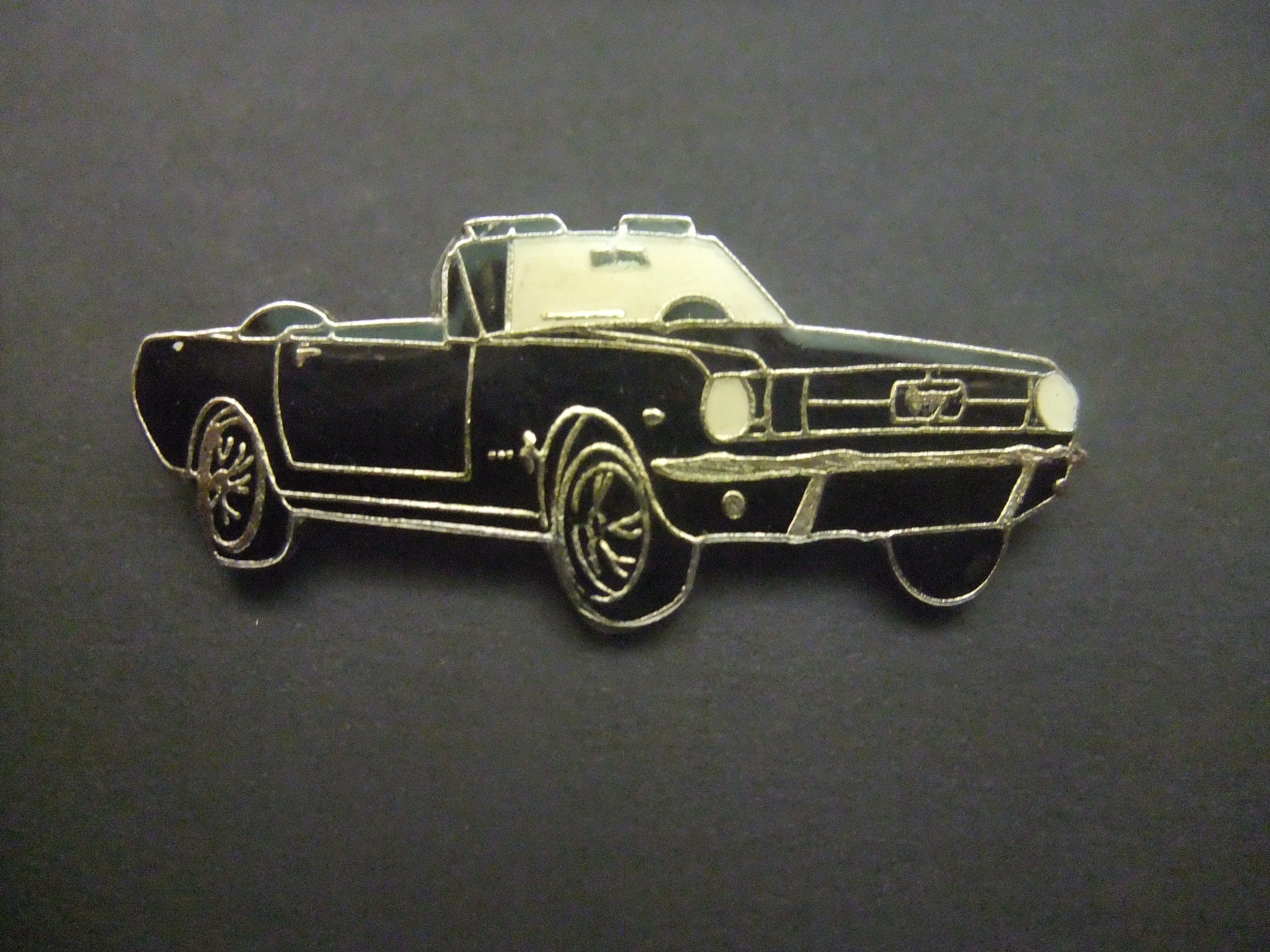 Ford Mustang Convertible oldtimer 1966 zwart